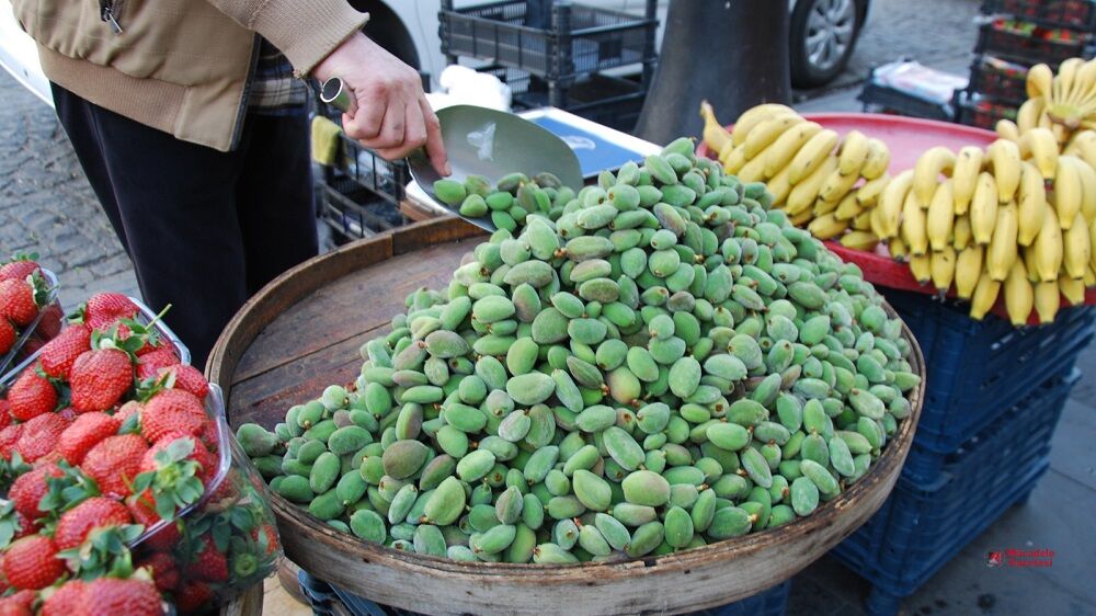 Diyarbakır’da Baharın Müjdecisi Çağla Tezgâhlarda İşte Fiyatı