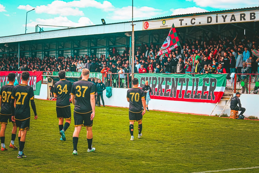 Rakibi Otobüs Bulamadı Diyarbakırspor Hükmen Galip Geldi