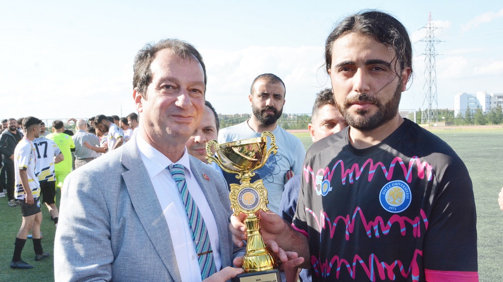 Dicle Üniversitesi’nde Çekişmeli Turnuva Kupanın Sahibi Belli Oldu!