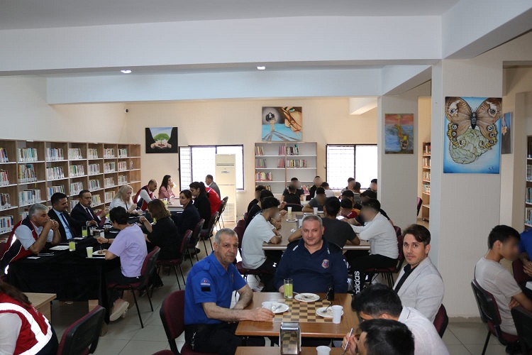 Diyarbakır Vakıflar Bölge Müdürlüğü’nden Cezaevindeki Çocuklara Sürpriz-1