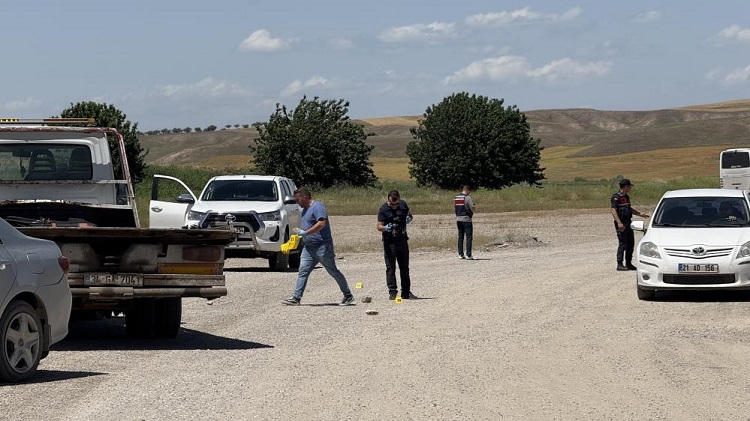 Diyarbakır’da Baba Oğul Kamyonette Yanmış Halde Bulundu! Jandarma