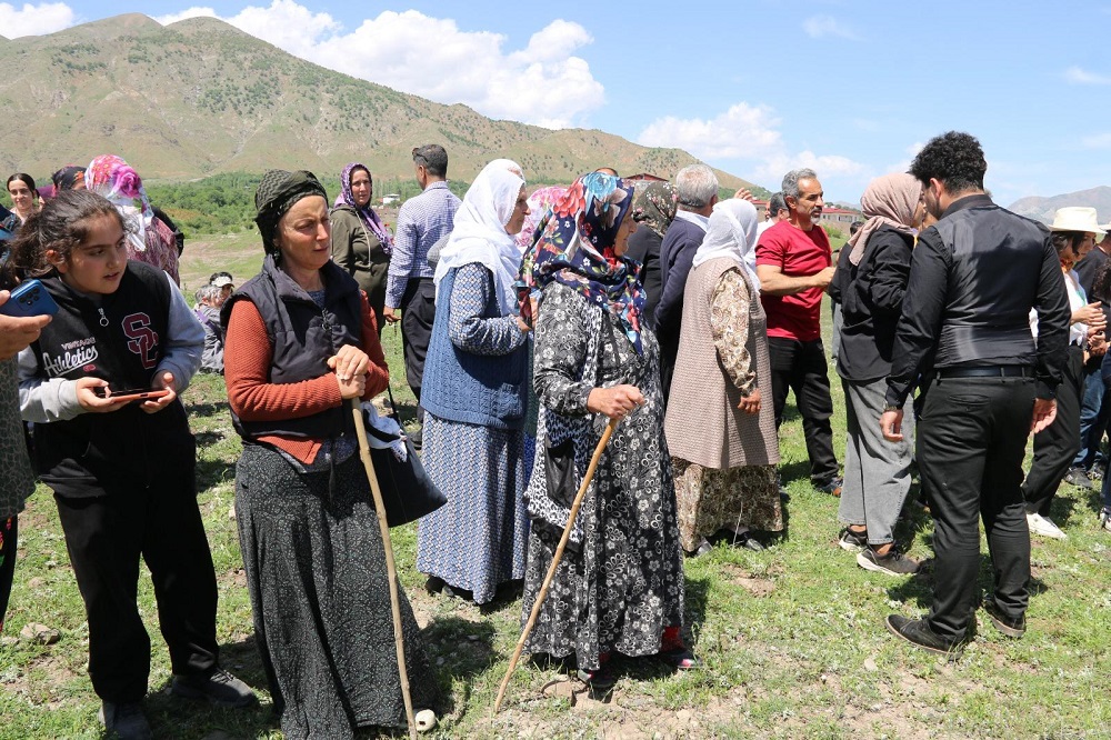 Diyarbakır’da Köy Halkı Toplandı Eylem Yaptı!