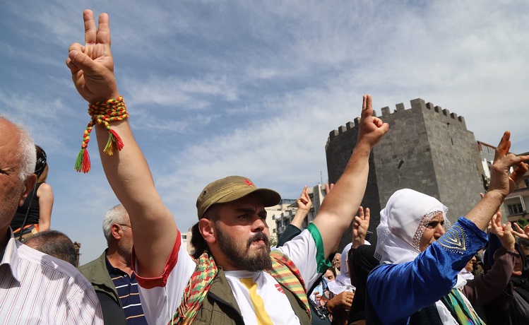 Diyarbakır’da Pkk Anması Binlerce Kişi Dağkapı Meydanı’nda-2