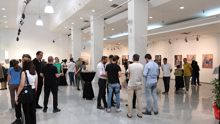 Diyarbakır’da Sanatseverlere Müjdeli ‘Beyaz Küpün İçinde Yeni Bir Şey Yok’ Sergisi Açıldı
