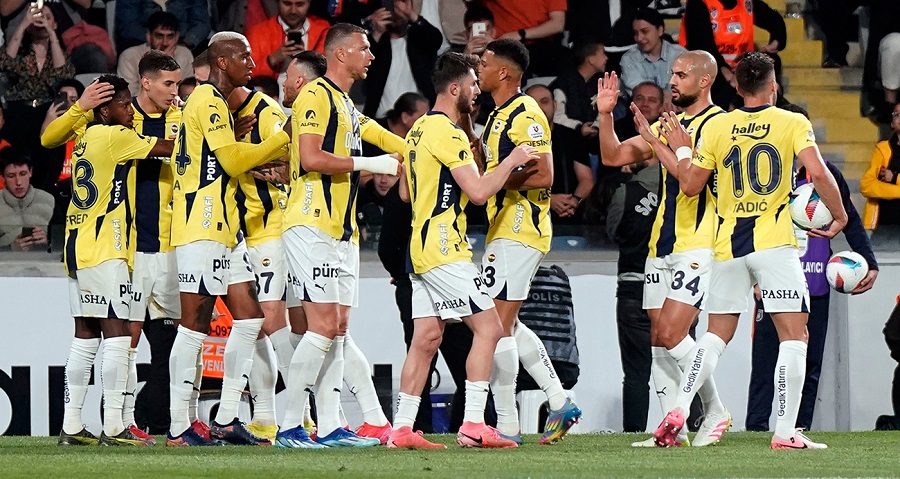 Fenerbahçe 3 Puanı 4 Golle Aldı