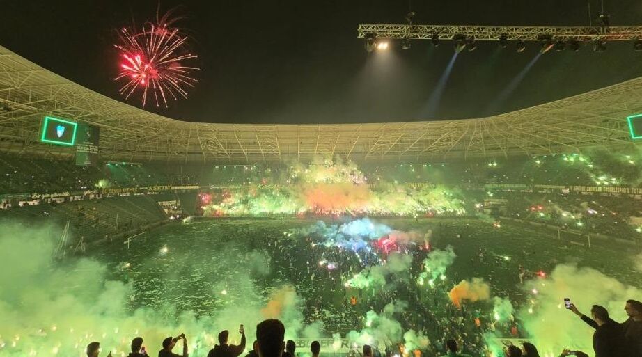 Kocaelispor Şampiyonluğu Kutladı Ünlü Isimler Sahne Aldı