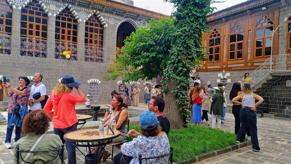 Diyarbakır’da Yıllar Sonra Açıldı İlk Günden Akına Uğradı!
