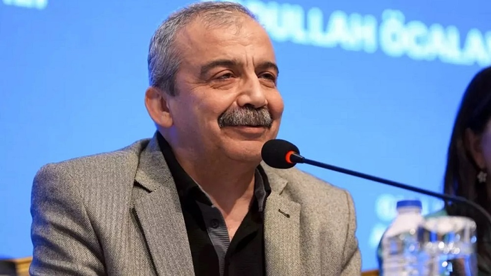 Sırrı Süreyya Önder’in İyi̇ Partili Isimden Yardım Istediği Ortaya Çıktı