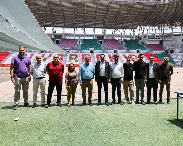 Amedspor Diyarbakır Stadyumu’na Gitti Cenk Öztekin’le Görüştü (1)-1