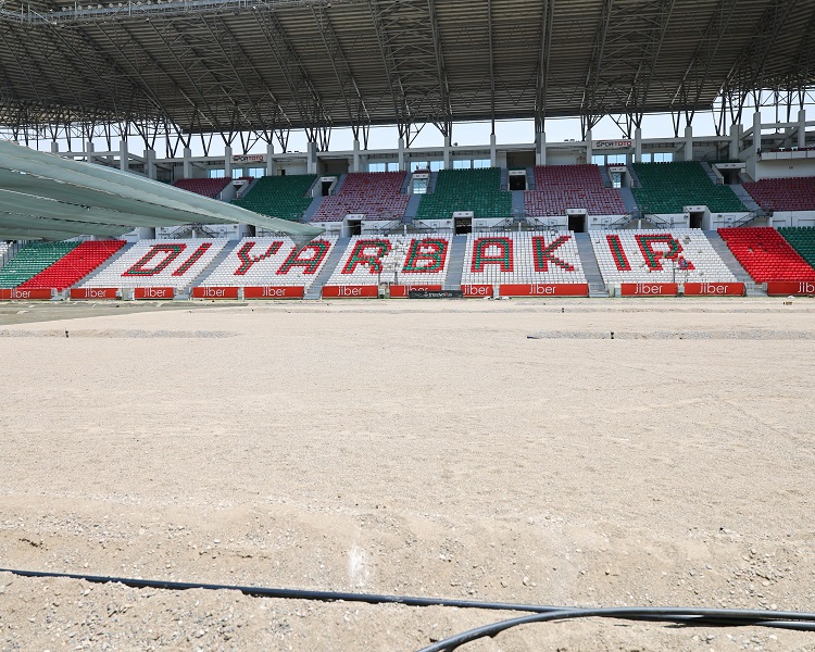 Amedspor Diyarbakır Stadyumu’na Gitti Cenk Öztekin’le Görüştü (2)