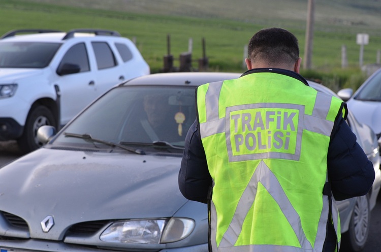 Bayram Dönüşü Öncesi Sürücüler Dikkat! Trafik Uygulamaları Sıklaştırıldı (1)