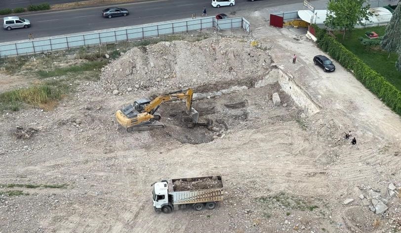 Diyarbakır Galeria’da Ilk Kepçe Vuruldu!