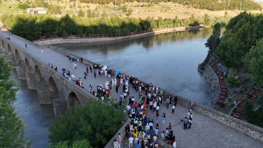 Diyarbakır On Gözlü Köprü Sıcaklık Turist Hava Durumu