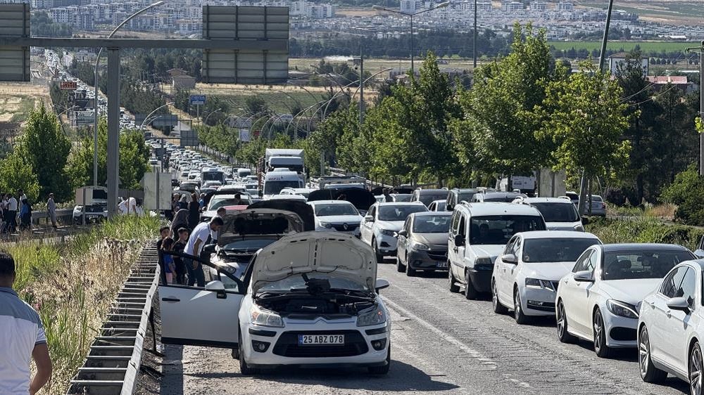 Diyarbakır Trafik Yol Araba Araç