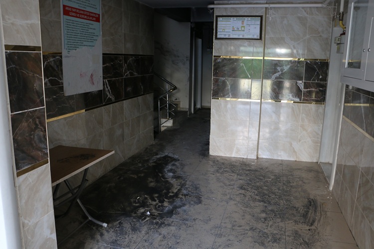 Diyarbakır’da Yangından Kurtulan Nilüfer Kurt Yaşadığı Korku Dolu Anları Anlattı! (2)
