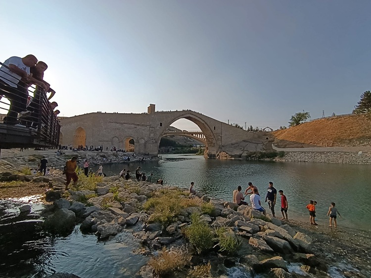 Diyarbakır'ın Tek Sahili Bayramda Akına Uğradı! (4)