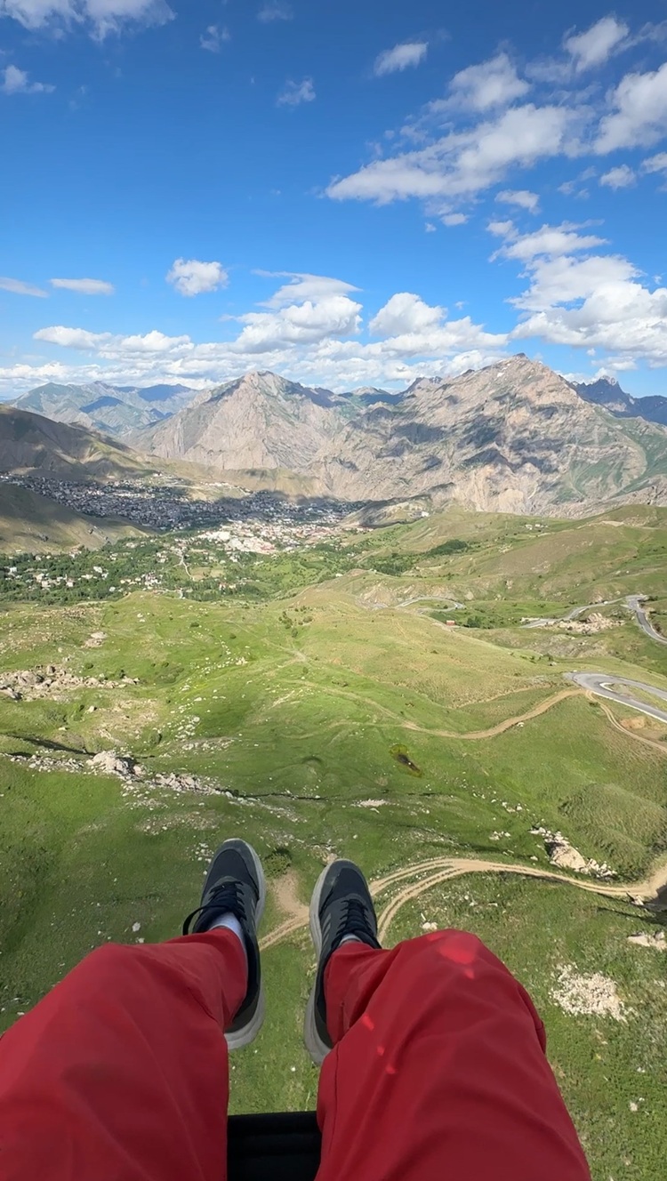 Hakkari’de Gençler Havada Buluşuyor İşte O Görüntüler (1)