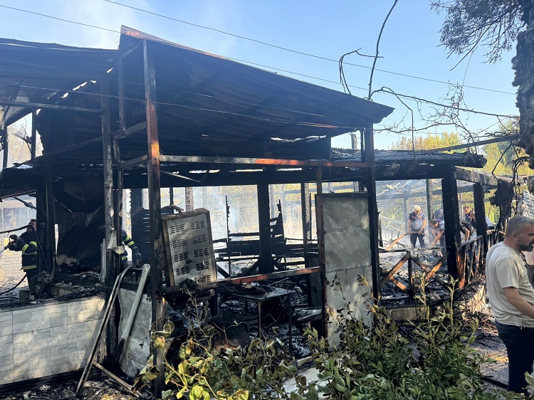 Siirt’te Yanan Işletme Bakın Ne Hale Geldi! (1)
