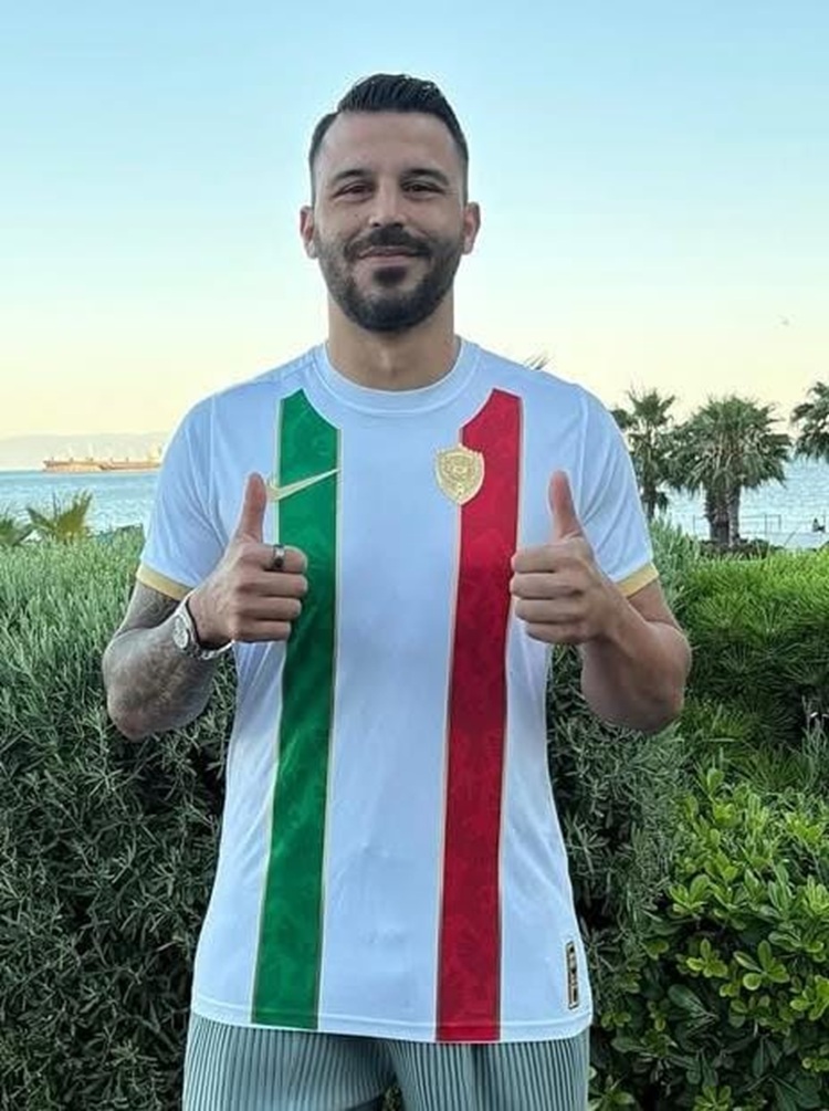 Amedspor Forması Değişti Taraftarlar Aynı Yorumu Yaptı (1)