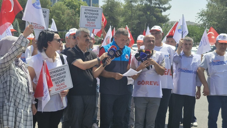 Işten Çıkartılan Işçiler Belediyeye Yürüdü!