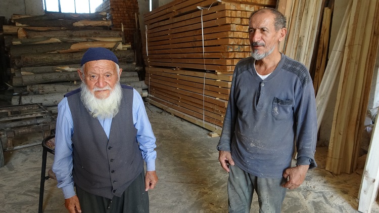 Malatya’da Üç Kuşaktır Devam Eden Meslek Ağaçlara Şekil Veriyor! (2)