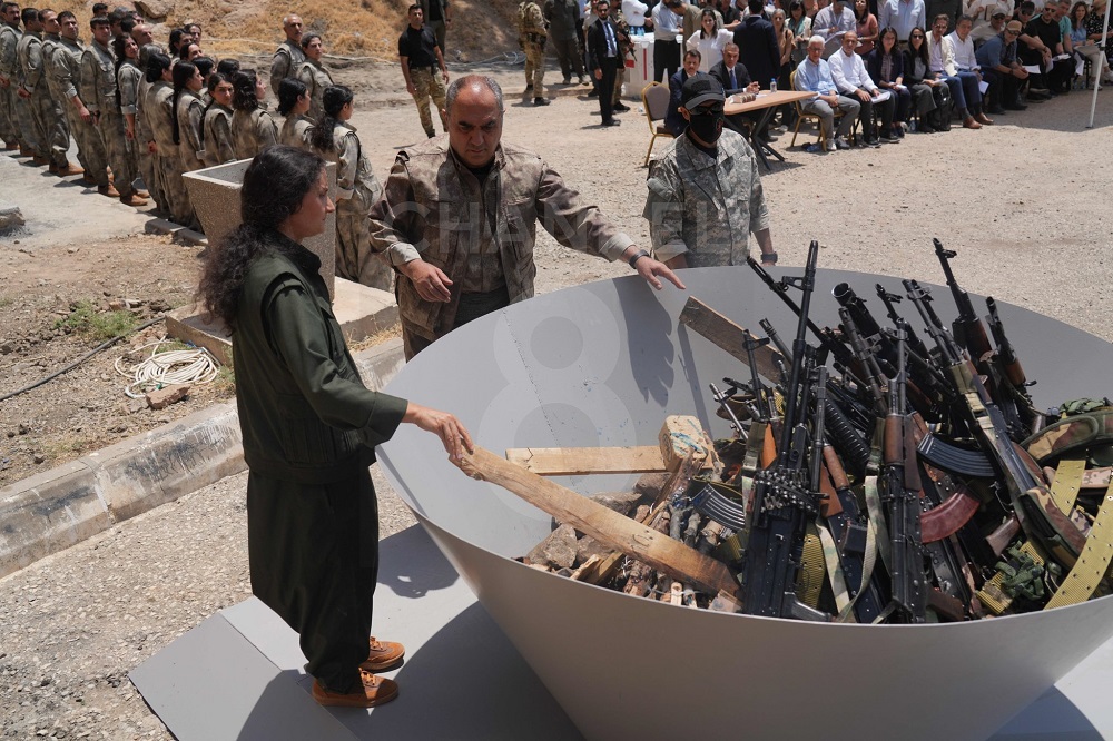 Pkk Töreninde Konuşan Bese Hozat Kim, Nereli İşte Açıklaması