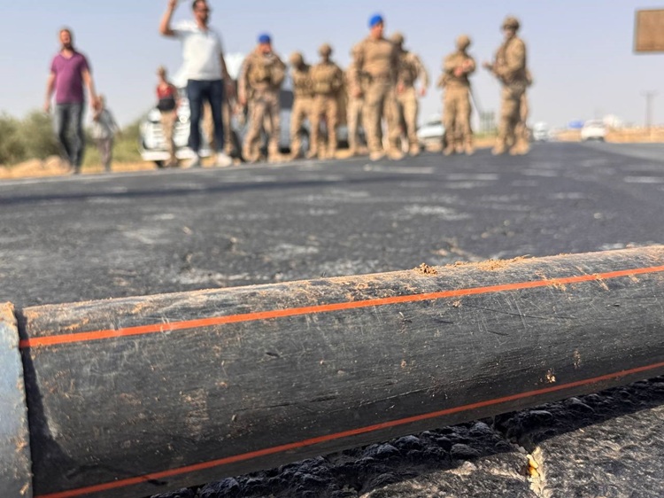 Şanlıurfa’da Su Kesintisi Isyanı 200 Çiftçi Karayolunu Kapattı!