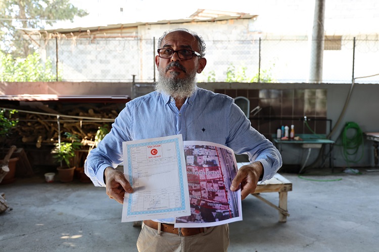 “Sokak Değil, Benim Arazim!” Adana'da Bir Şahıs Sokağın Girişini Kapattı! (1)