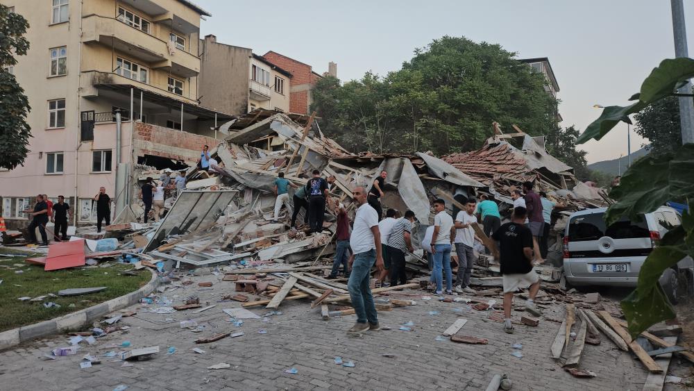 Balıkesir’de Deprem 1 Ev Yıkıldı, Hasar Gören Yapılar Var!