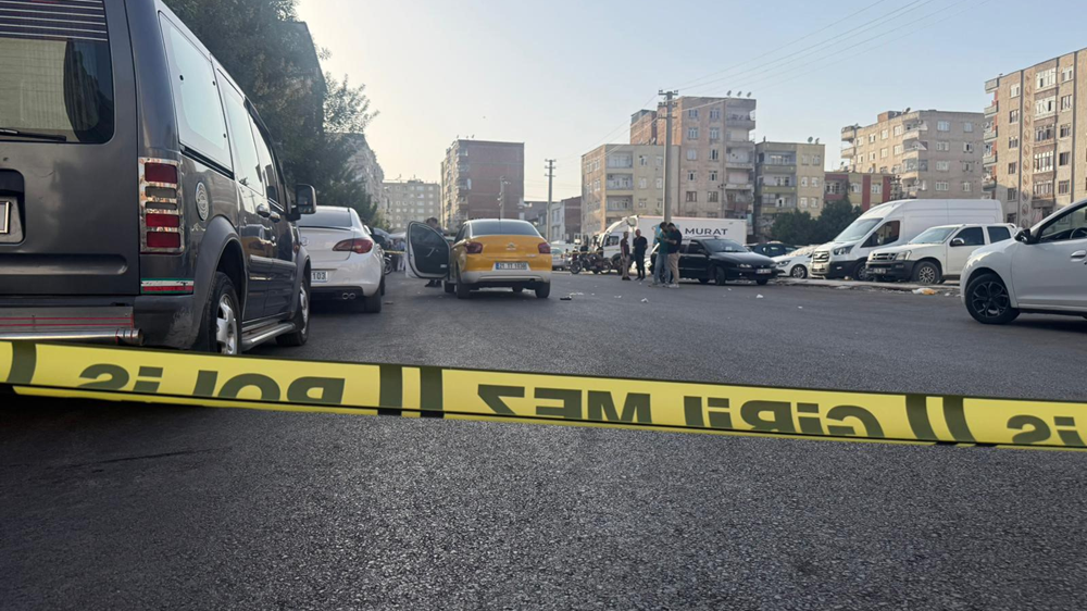 Diyarbakır'da Korkunç Olay Eşini Ve Taksiciyi Vuran Adam Canına Kıymaya Çalıştı!