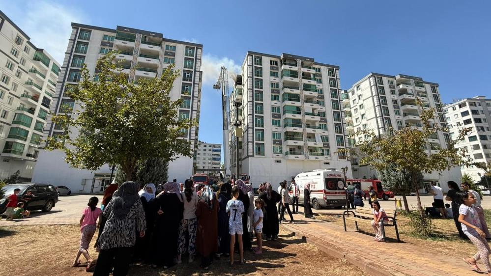 Diyarbakır'da Korkutan Yangın Bina Tahliye Edildi!