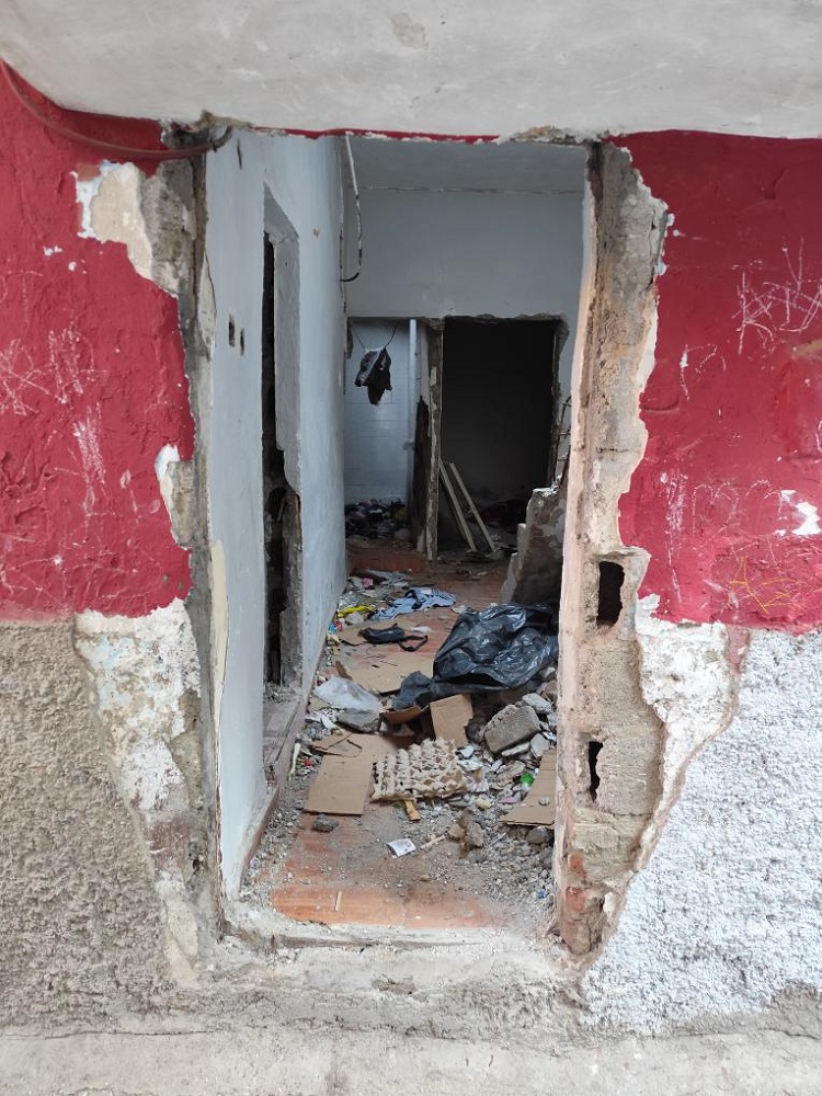 Diyarbakır’daki Bu Ev Korkutuyor Mahalleli Isyanda!-1