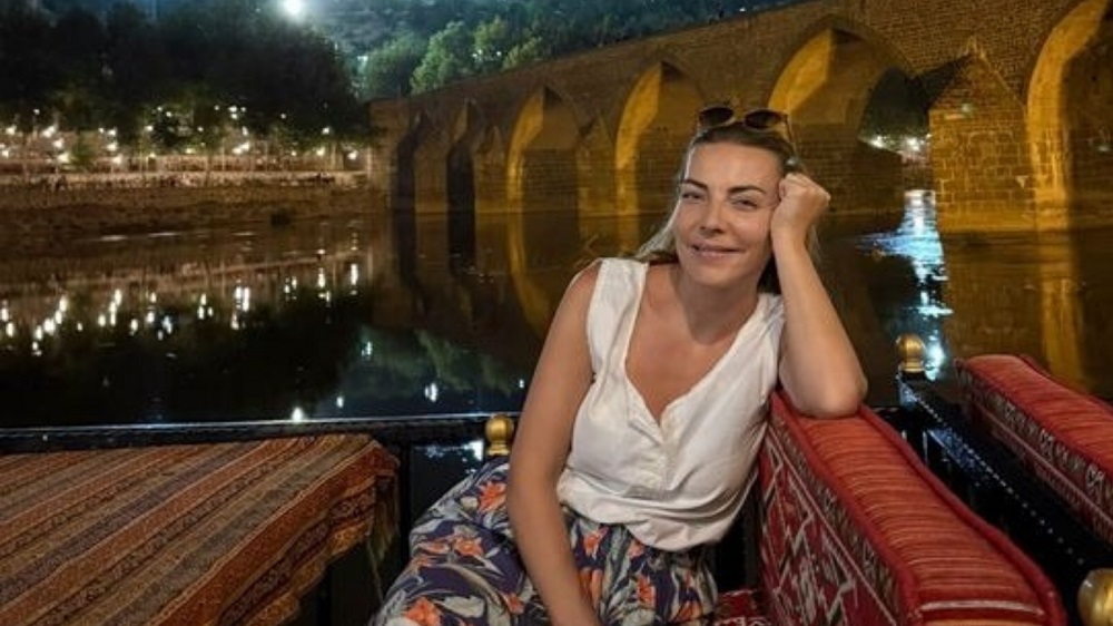 Film Çekimi Için Diyarbakır’a Geldi Burcu Kara Öve Öve Bitiremedi