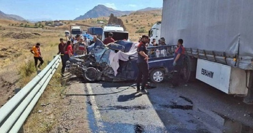 Hakkari Van Yolunda Kaza Çok Sayıda Ölü Ve Yaralı Var!