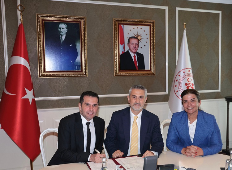 İmzalar Atıldı Diyarbakır'ın Ilçesine Dev Havuz Yapılacak!
