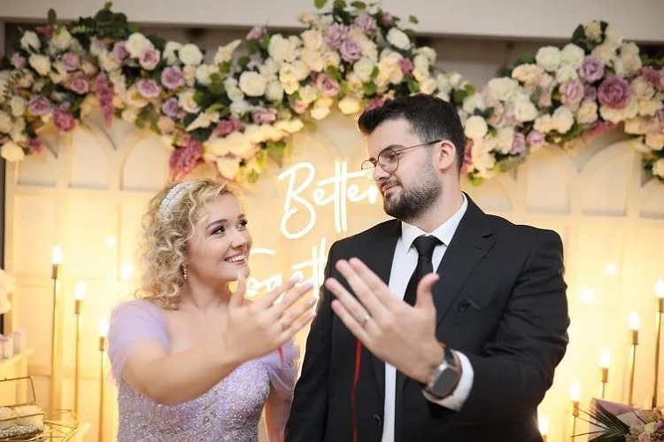 Jrokez'in Eşinden Yürek Burkan Paylaşım “Şans Meleğin Geldi!” (2)