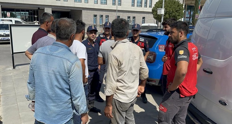 Köyde Yaşanan Kavga Hastanede Bitti Ağır Yaralılar Var