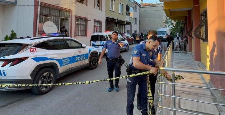 50 Yaşındaki Anne Ve 5 Yaşındaki Kızı Ölü Bulundu!