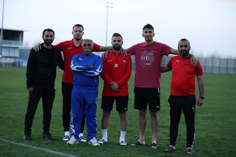 Deniz Naki’den Mansur Çalar’a Herkes Tanıyor Diyarbakır Futbolunun Sessiz Kahramanı! (1)-1