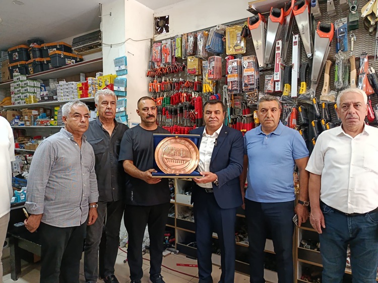 Diyarbakır’da Bir Çocuğu Kaçırılmaktan Kurtarmıştı O Esnafa Sürpriz Ziyaret!