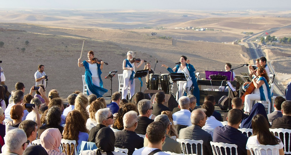 Diyarbakır’da Dikkat Çeken Konser ‘Mistik Surların Dili’