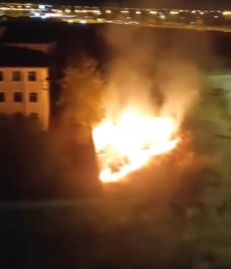 Diyarbakır'da Düğünde Atılan Havai Fişekleri Yangına Sebep Oldu!-1