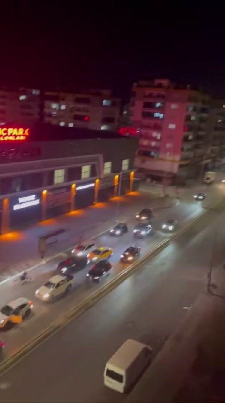 Diyarbakır’da Iki Araç Çarpıştı Taraflar Kavgaya Tutuştu!-1
