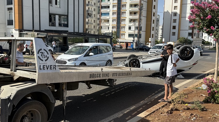 Diyarbakır'da Trafik Kazası 1 Yaralı Var! (1)