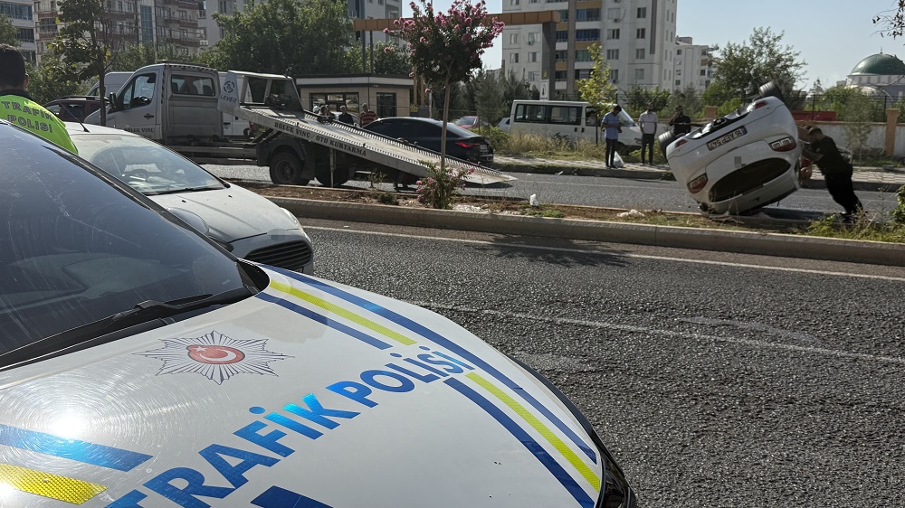 Diyarbakır'da Trafik Kazası 1 Yaralı Var! (2)
