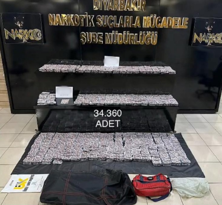 Diyarbakır'da Uyuşturucu Operasyonları 20 Gözaltı, 14 Tutuklama Var! (1)