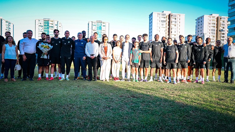 Diyarbakır’daki Belediyeden Amedspor'a Destek Ziyareti! (2)