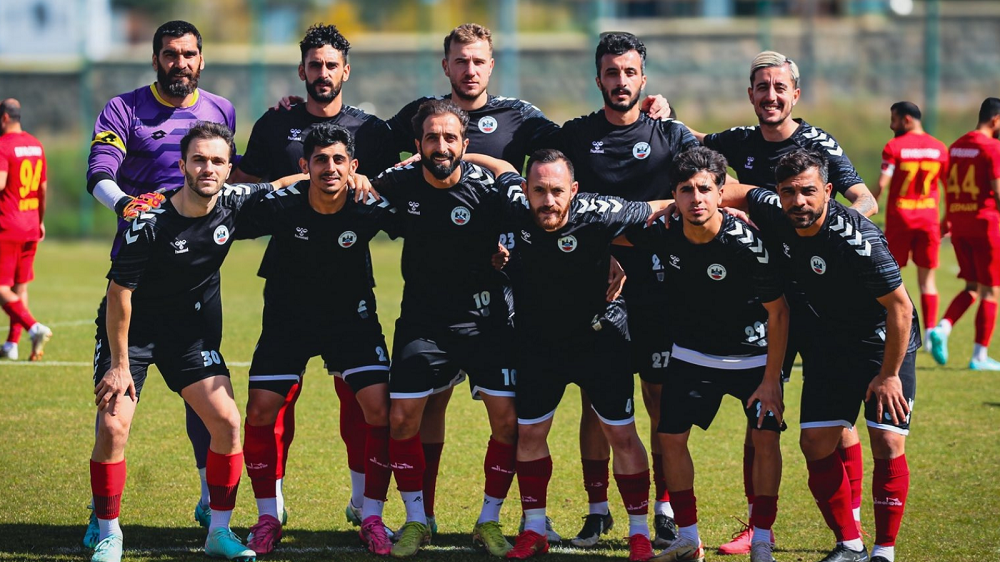 İki Efsane Malatyaspor Ve Diyarbakırspor Sahada Kozlarını Paylaştı! (1)