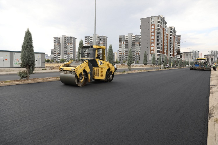 Diyarbakır’da 22 Bin Ton Sıcak Asfalt Yenilendi İşte O Caddeler! (2)