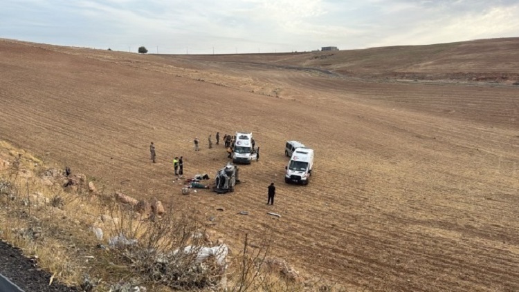 Diyarbakır’da Feci Kaza Ölü Ve Yaralılar Var